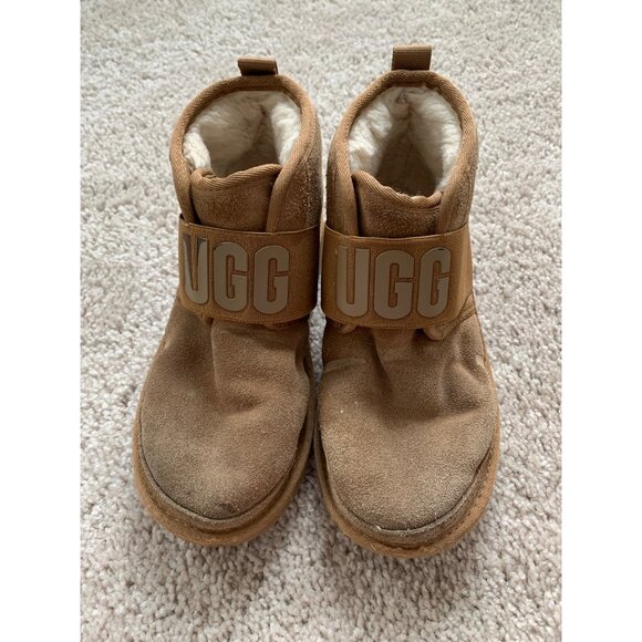 UGG Brown Suede Boots With Logo Strap - Cozy & Stylish Foot Warmers For Your Toe - Picture 1 of 9